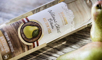 Flasche Williams Christ Birnen Schnaps, im Holzfass veredelt