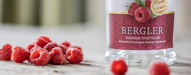 Dolomiti Bergler Himbeer Spirituose mit feinen Himbeeren